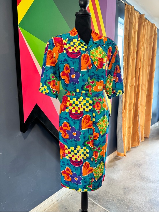 Vintage Dresses & Skirts - Vintage 80s / 90s SK & Company 100% Silk 2 Piece Skirt and Shirt Set